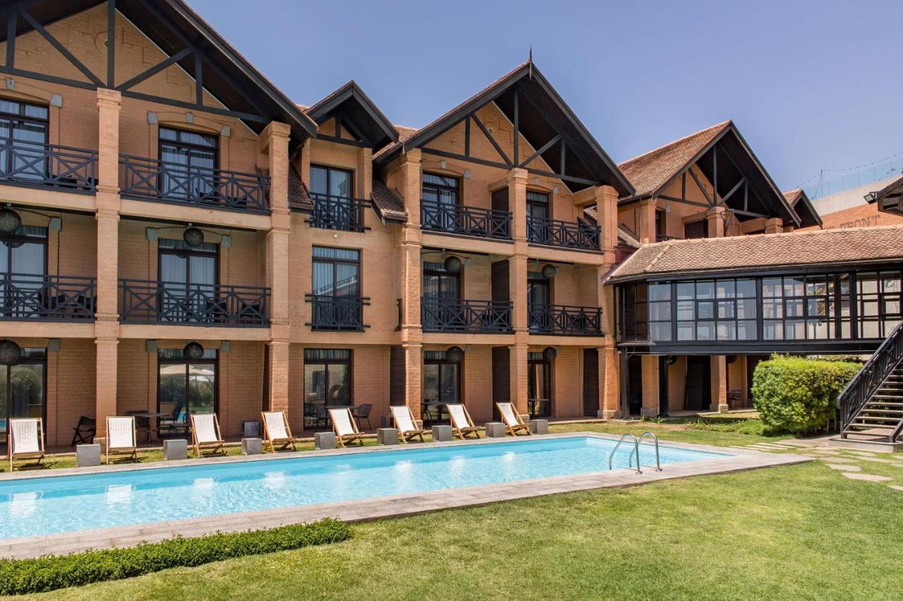 Radisson Hotel Tamboho Waterfront Antananarivo Exterior photo