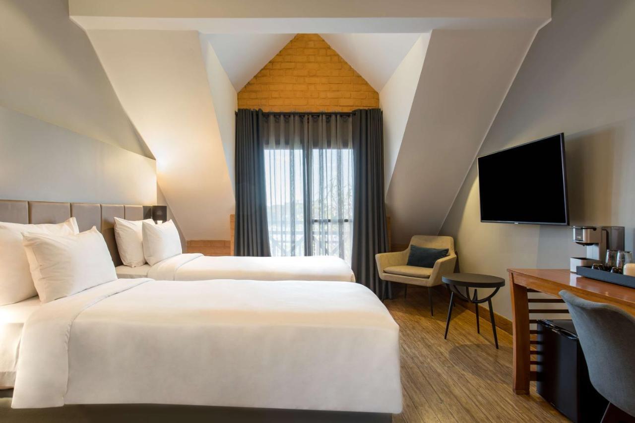 Radisson Hotel Tamboho Waterfront Antananarivo Exterior photo