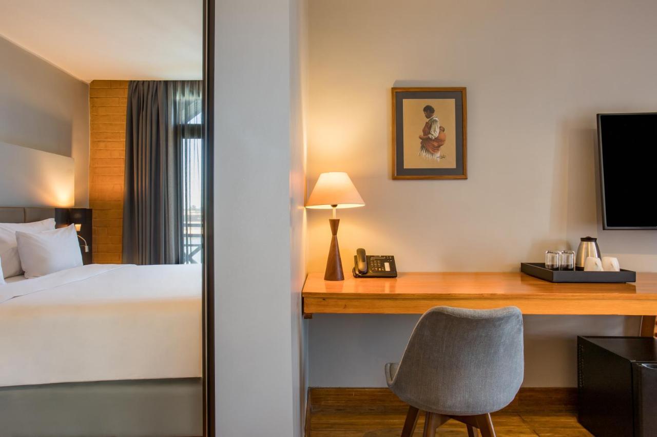 Radisson Hotel Tamboho Waterfront Antananarivo Exterior photo