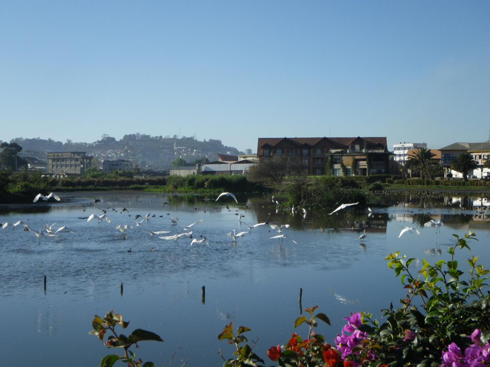 Radisson Hotel Tamboho Waterfront Antananarivo Exterior photo