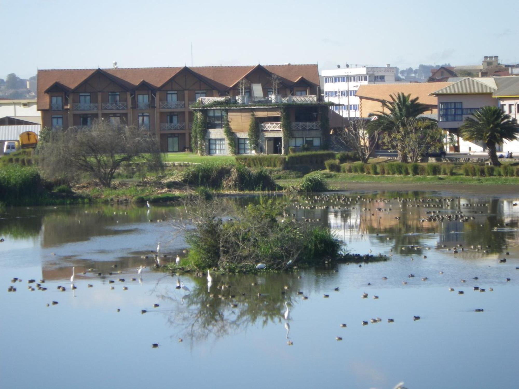 Radisson Hotel Tamboho Waterfront Antananarivo Exterior photo